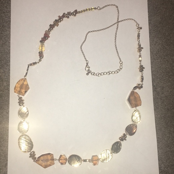 Stunning Necklace w Goldtone pieces & Clear beads - Picture 3 of 6